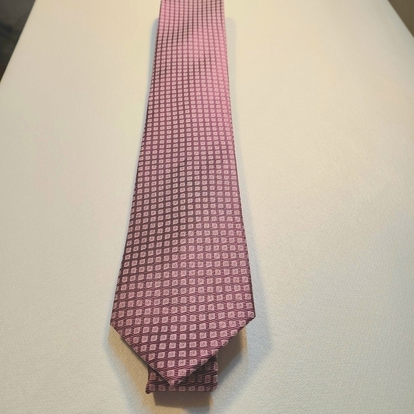 ⭐️KENNETH COLE AWEARNESS MENS SKINNY SILK TIE PINK CHECKERED PATTERN - Picture 3 of 9